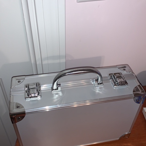 Makeup Box - Picture 2 of 3